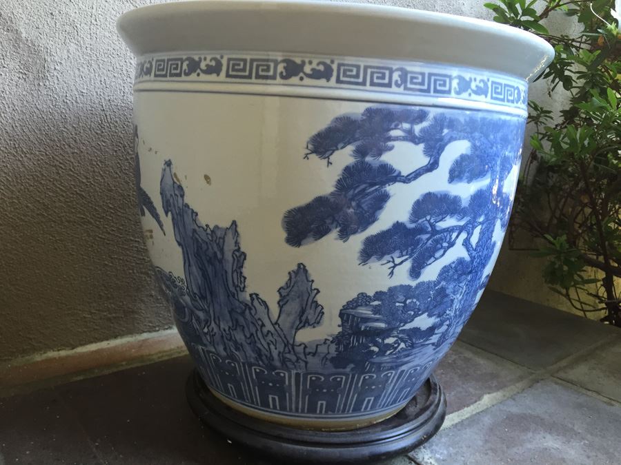 Large 18' Diameter Blue And White Pot With Wooden Stand [Photo 10]