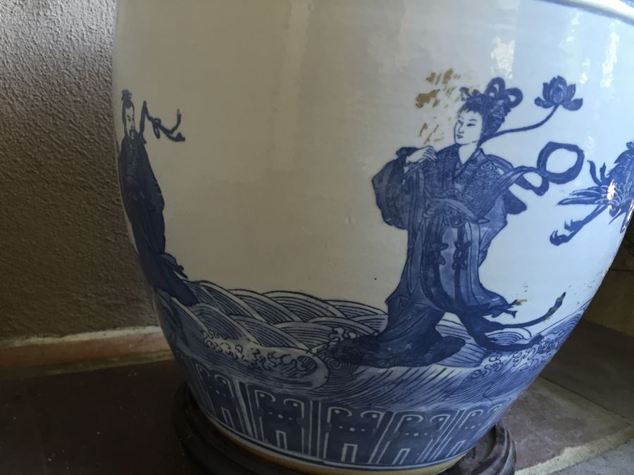 Large 18' Diameter Blue And White Pot With Wooden Stand [Photo 12]