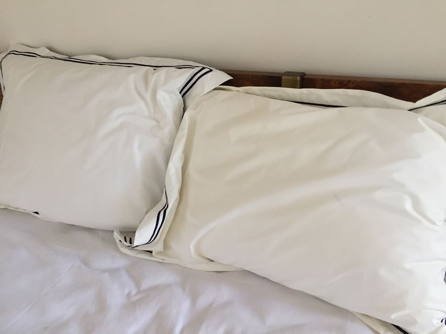 Restoration Hardware White And Black Queen Size Comforter, Two Pillow Cases And Skirt [Photo 5]