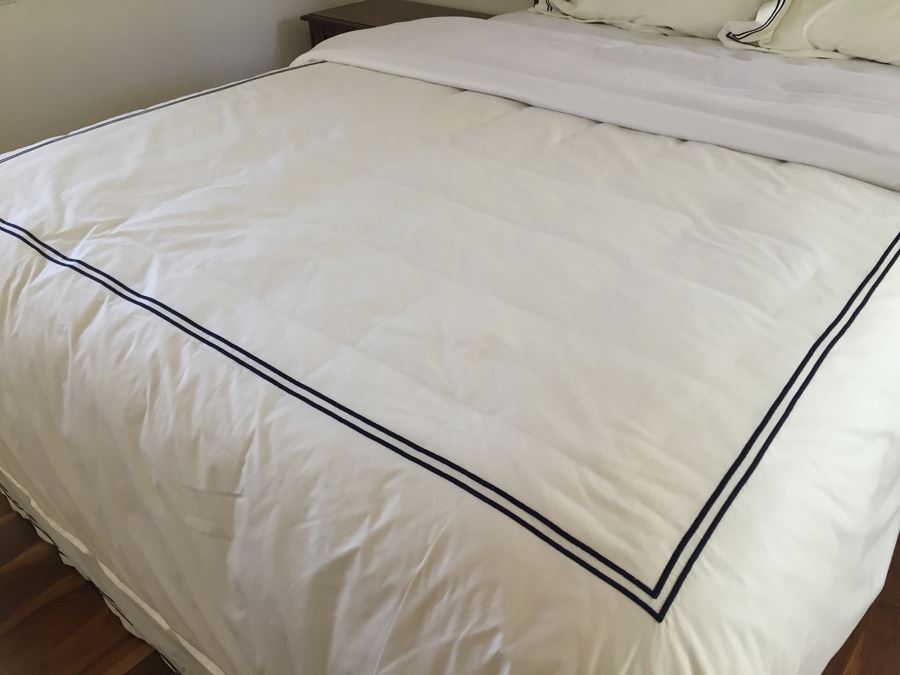 Restoration Hardware White And Black Queen Size Comforter, Two Pillow Cases And Skirt [Photo 4]
