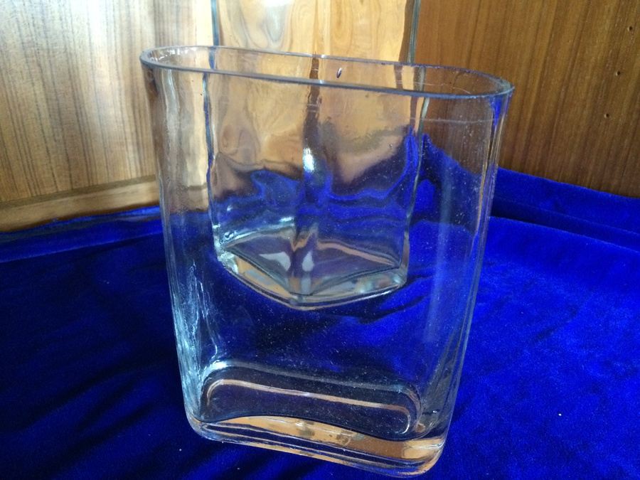 (4) Clear Vase Lot [Photo 6]