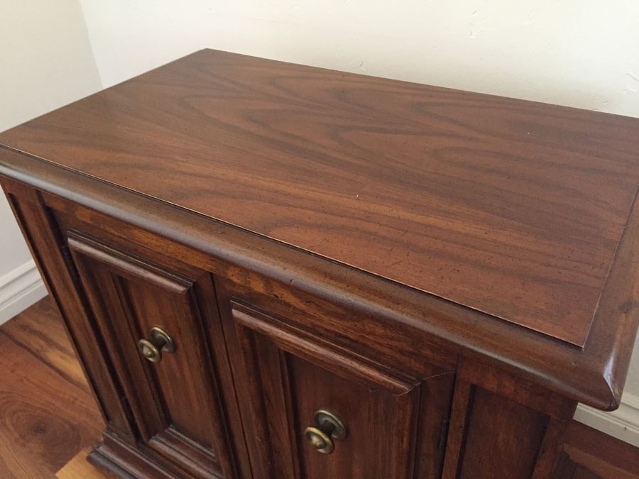 White Furniture Co Nightstand Table [Photo 2]