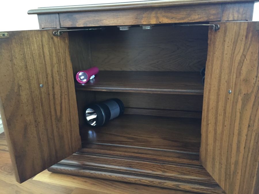 White Furniture Co Nightstand Table [Photo 3]