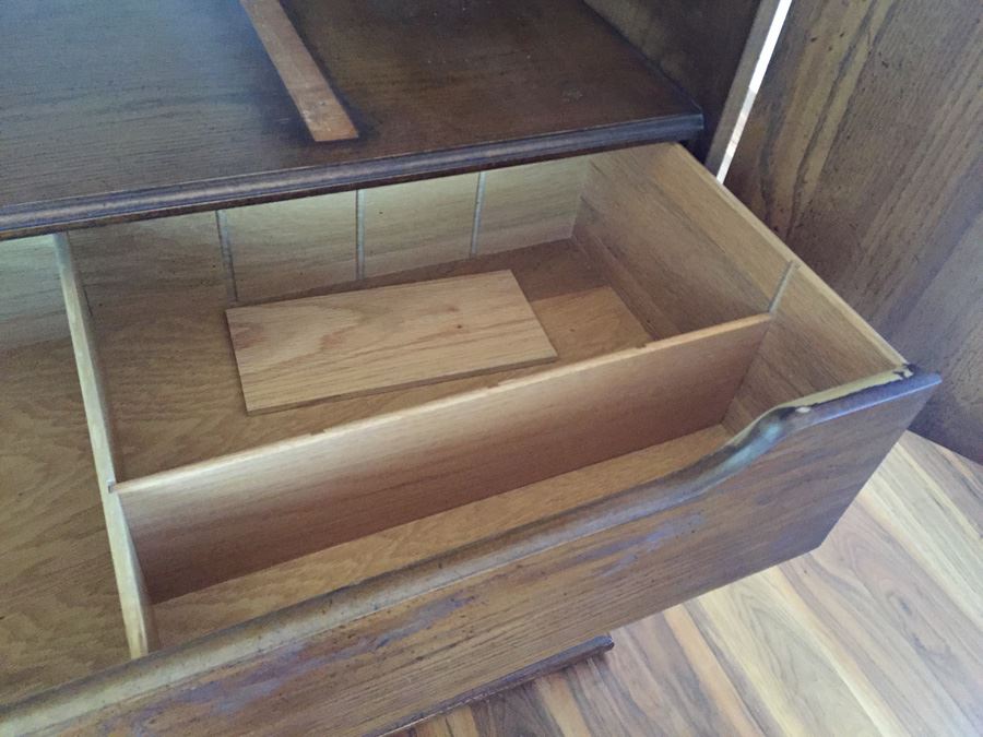 White Furniture Co Dresser [Photo 7]