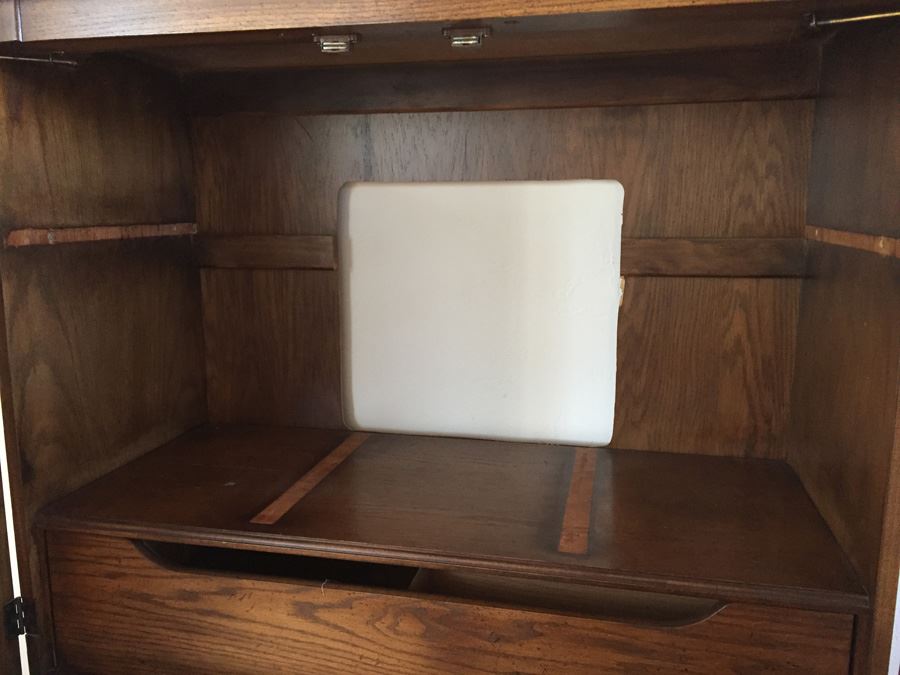 White Furniture Co Dresser [Photo 9]