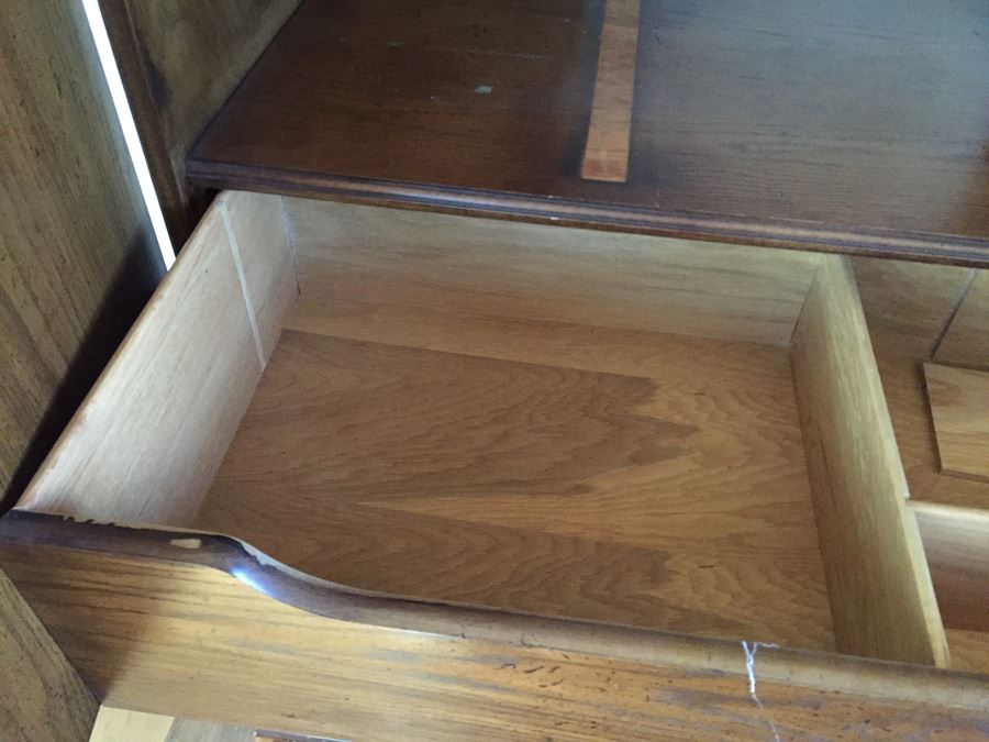 White Furniture Co Dresser [Photo 8]