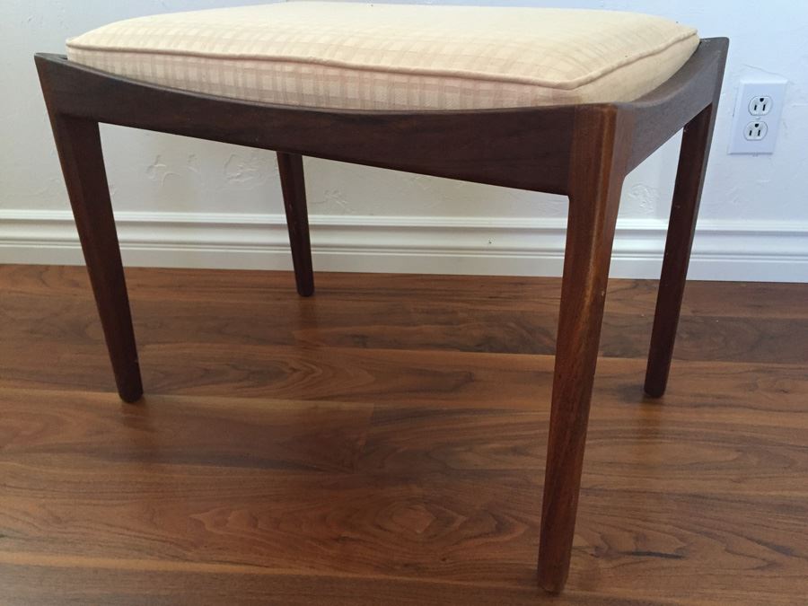 Mid-Century Teak Bench [Photo 4]