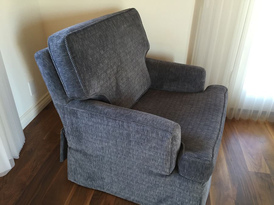 Upholstered Arm Chair With Ottoman [Photo 5]
