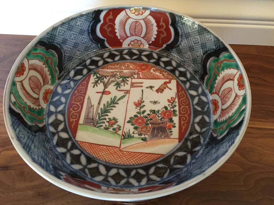 Japanese Imari Bowl With Wooden Stand [Photo 6]