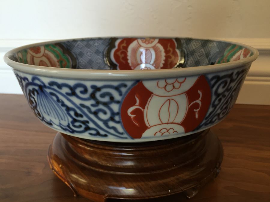 Japanese Imari Bowl With Wooden Stand [Photo 7]
