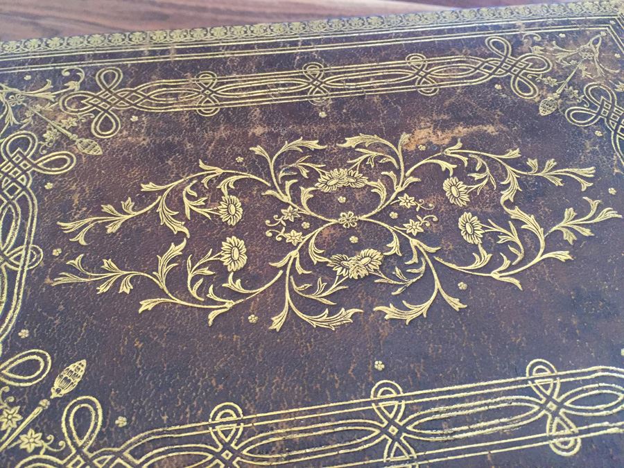 Vintage 10 Inch Leather Bound Box [Photo 4]