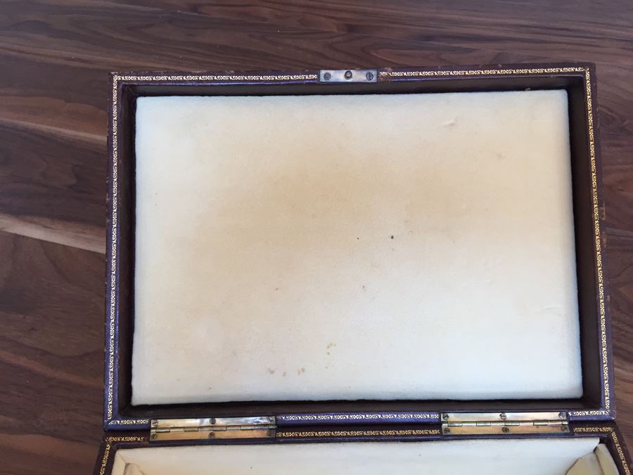 Vintage 10 Inch Leather Bound Box [Photo 9]