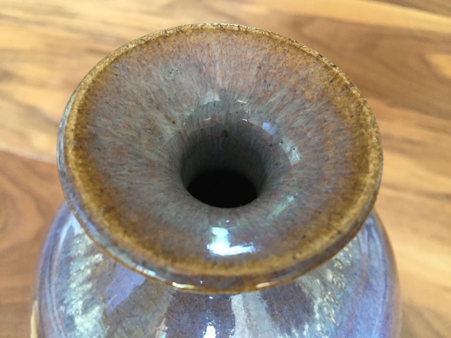9 Inch Blue Glazed Pottery Vase [Photo 2]