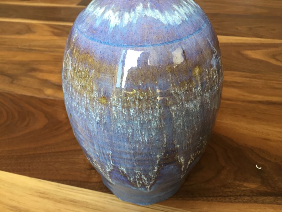 9 Inch Blue Glazed Pottery Vase [Photo 7]