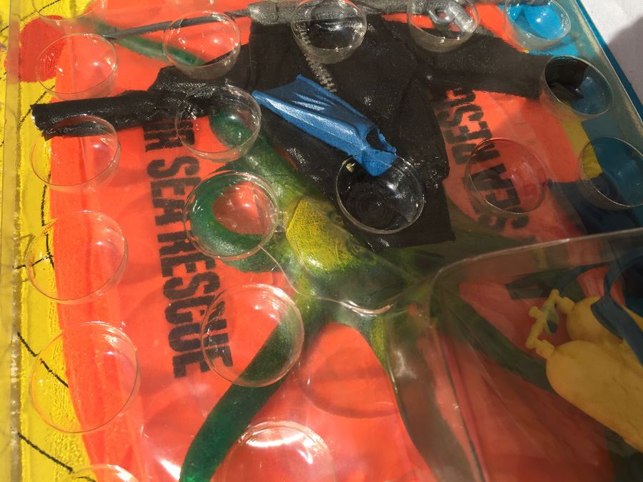 Police Woman Angie Dickinson Undercover Mission And Sabotage Under The Sea Set Horsman New On Card  [Photo 15]