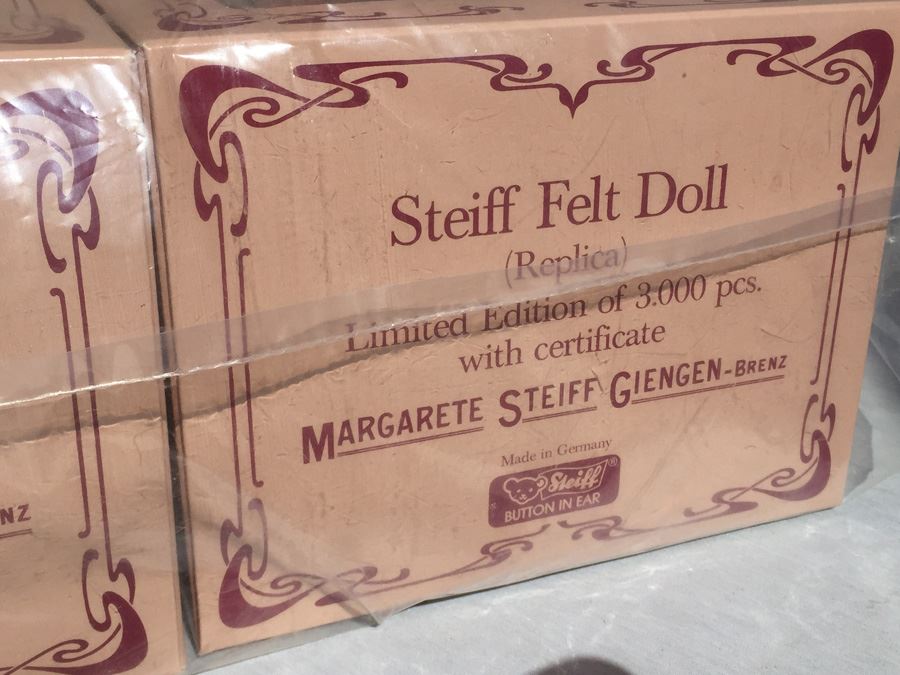 Pair Of Limited Edition Steiff Feld Dolls New In Box Made In Germany [Photo 9]