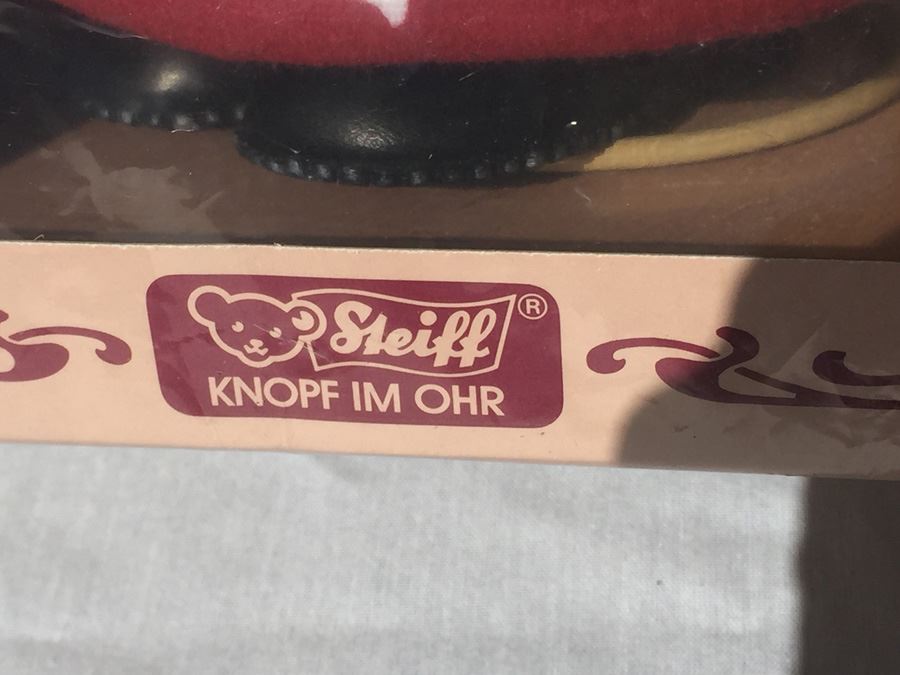 Pair Of Limited Edition Steiff Feld Dolls New In Box Made In Germany [Photo 6]