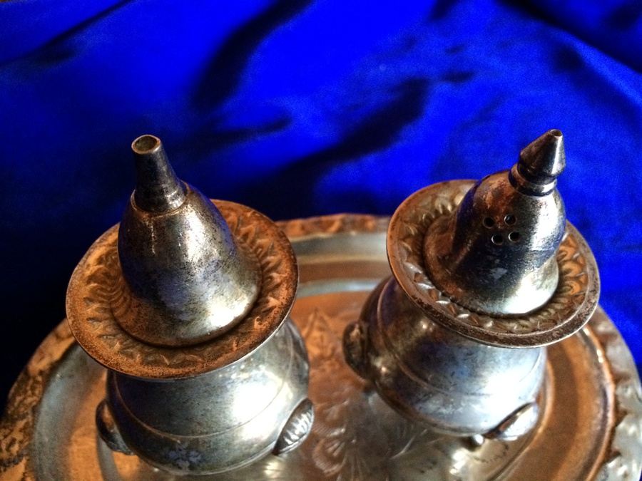 Silverplate Salt & Pepper Shakers with Tray [Photo 3]