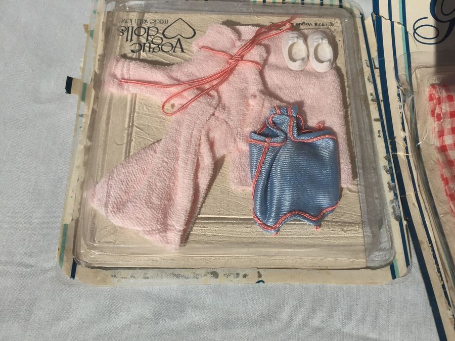 Lot Of Ginny Vogue Dolls Clothing Mostly Off Card [Photo 3]