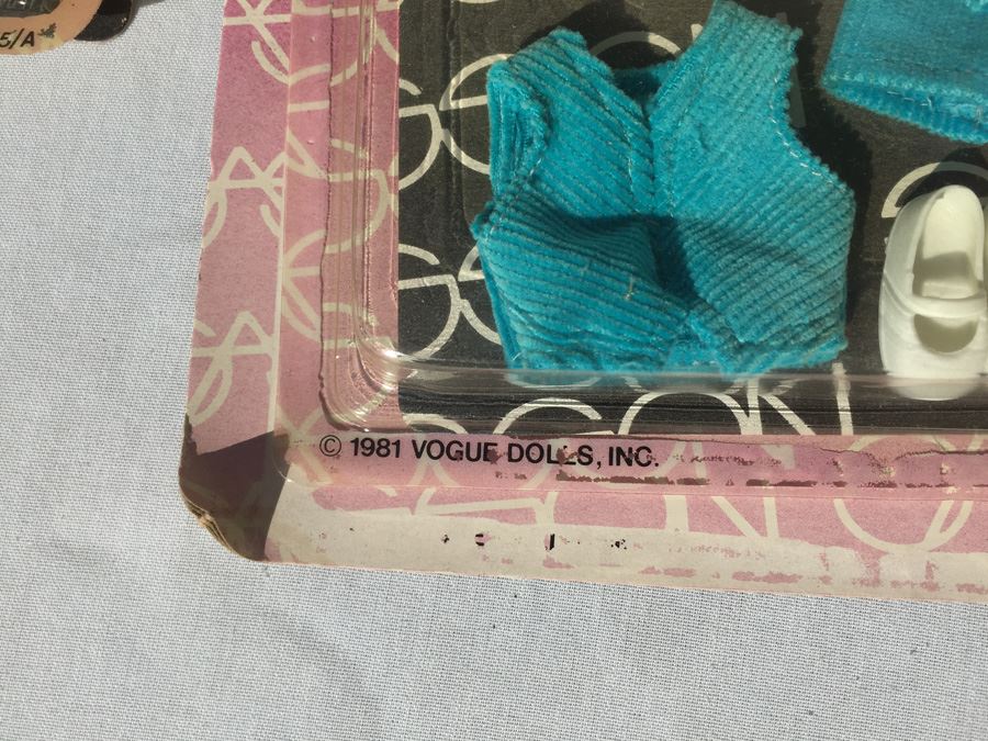 Lot Of Ginny Vogue Dolls Clothing Mostly Off Card [Photo 6]