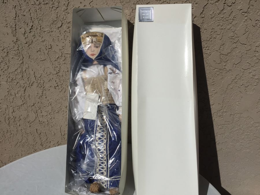 Museum Of Fine Arts Boston Alexandra Moscow Doll New In Box Design By Sasha Kukinova [Photo 2]