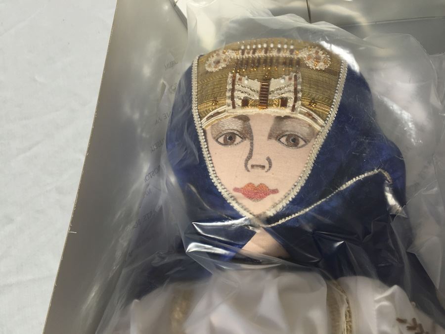 Museum Of Fine Arts Boston Alexandra Moscow Doll New In Box Design By Sasha Kukinova [Photo 4]