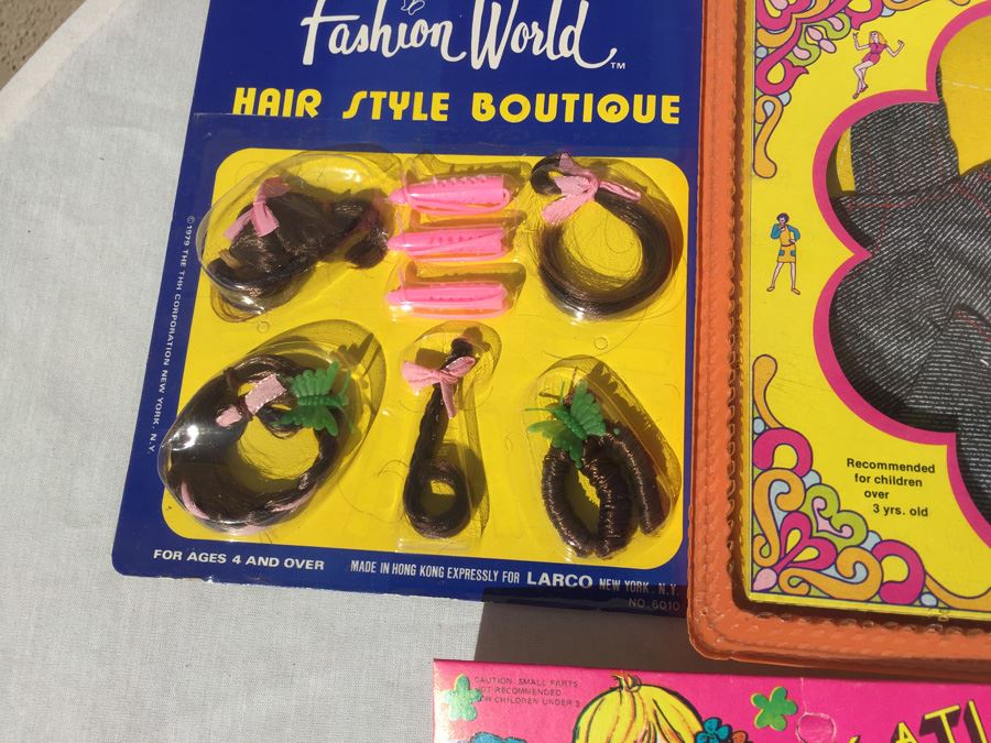 Various Doll Clothes And Accessories New On Card [Photo 4]