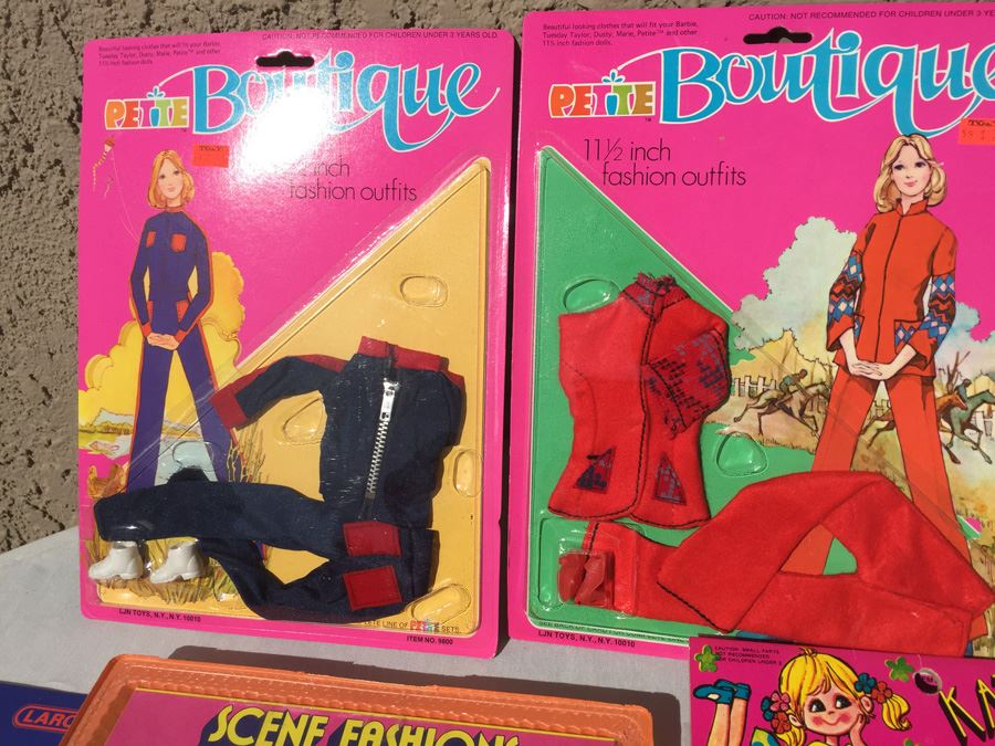 Various Doll Clothes And Accessories New On Card [Photo 2]