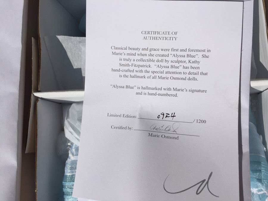 Marie Osmond Dolls Limited Edition Doll Alyssa Blue [Photo 3]