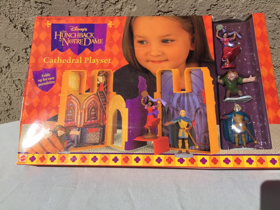 Disney's The Hunchback Of Notre Dame Cathedral Playset Mattel New In Box [Photo 1]