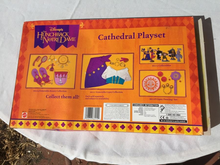Disney's The Hunchback Of Notre Dame Cathedral Playset Mattel New In Box [Photo 7]