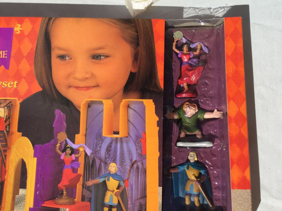 Disney's The Hunchback Of Notre Dame Cathedral Playset Mattel New In Box [Photo 2]