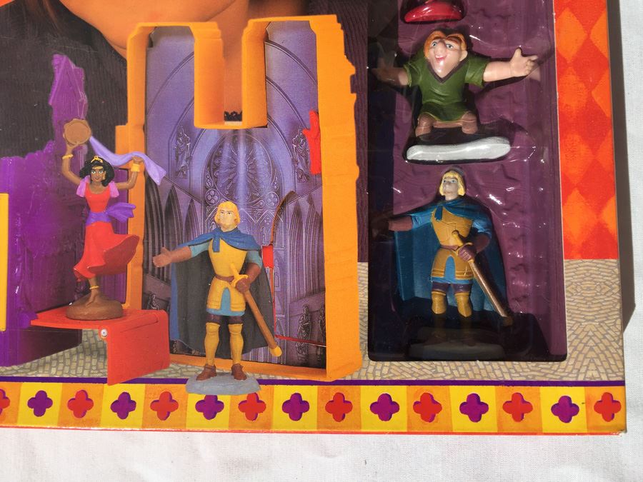 Disney's The Hunchback Of Notre Dame Cathedral Playset Mattel New In Box [Photo 3]