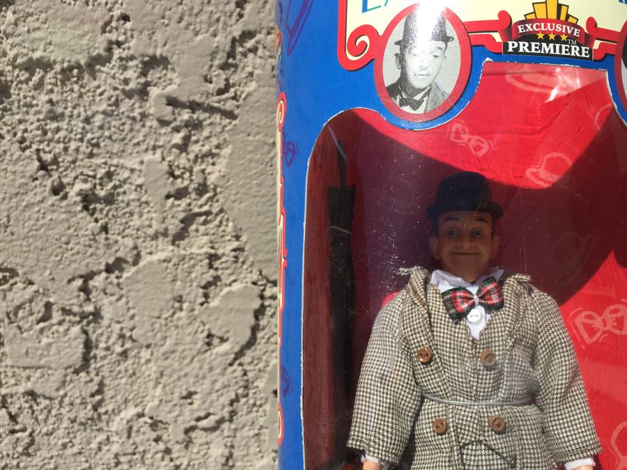 Laurel And Hardy Limited Edition Collector's Series Dolls In Original Packaging [Photo 2]
