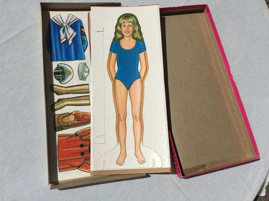Vintage Amy Carter President Jimmy Carter's Daughter Paper Doll  [Photo 3]