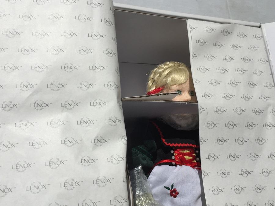 LENOX Children Of The World Doll Collection Gretchen The Little Fraulein New In Box [Photo 2]