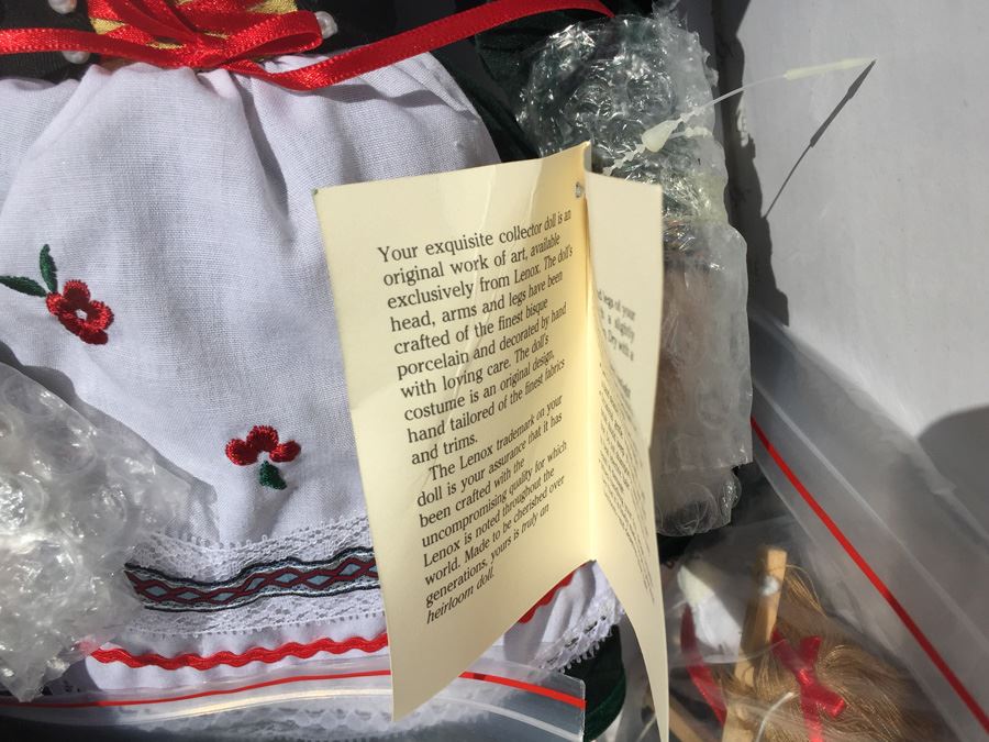 LENOX Children Of The World Doll Collection Gretchen The Little Fraulein New In Box [Photo 7]