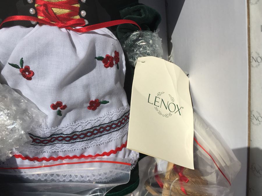 LENOX Children Of The World Doll Collection Gretchen The Little Fraulein New In Box [Photo 5]