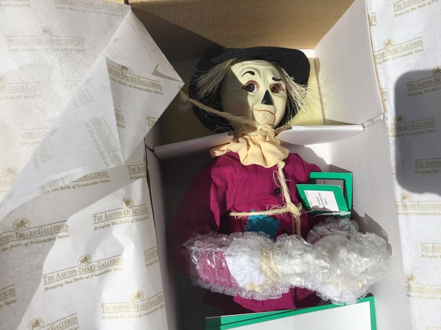 The Ashton-Drake Galleries Scarecrow From The Wizard Of Oz Doll [Photo 2]