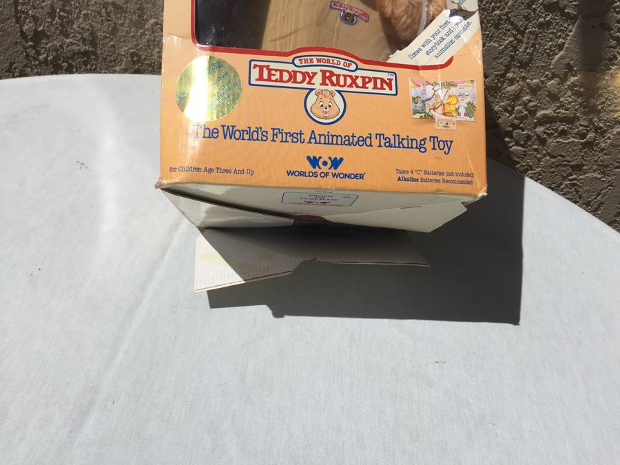 Teddy Ruxpin The World's First Animated Talking Toy New In Box 1985 Box Has Some Damage [Photo 4]