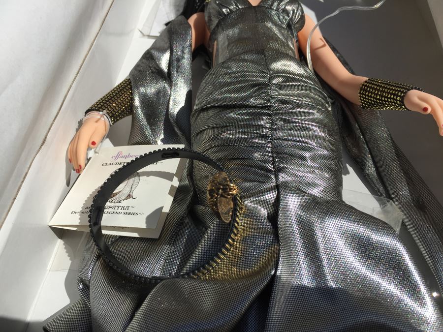 Effanbee Doll Company Claudette Colbert As Cleopatra 1990/1991 New In Box [Photo 10]