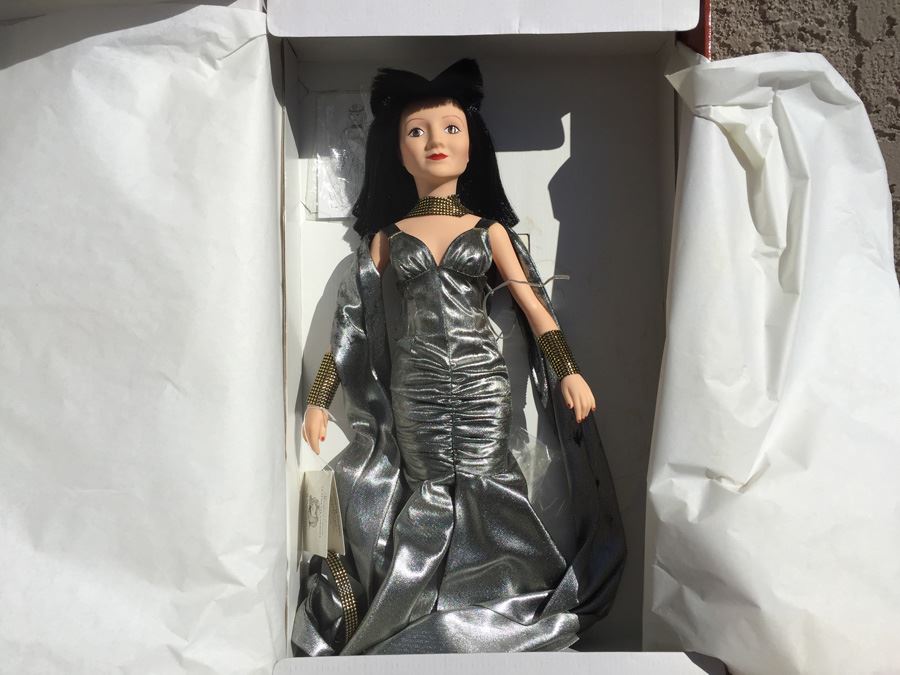 Effanbee Doll Company Claudette Colbert As Cleopatra 1990/1991 New In Box [Photo 3]