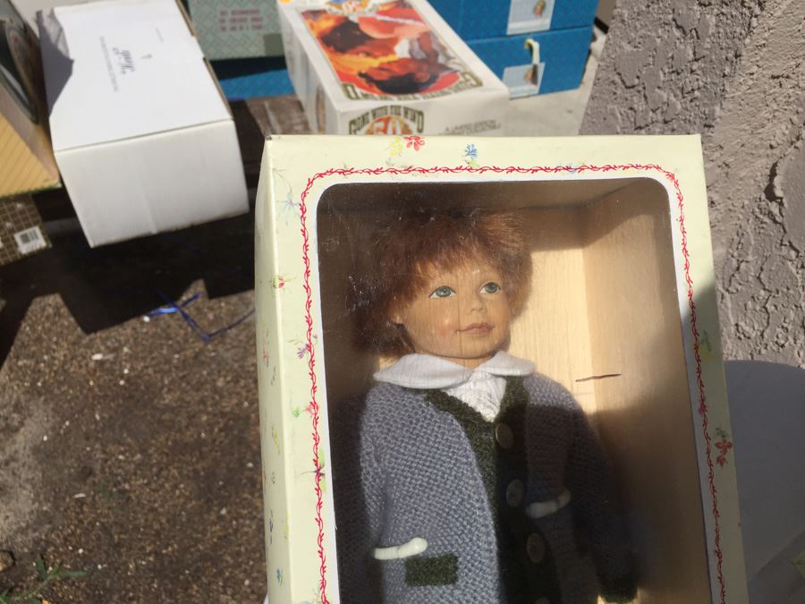 Original Heidi Ott Swiss Design Dolls New In Box E-F. Stefan & Steffi [Photo 2]