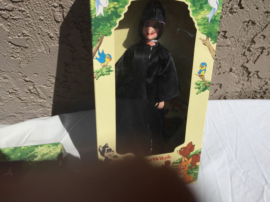 Disney's Snow White Dolls New In Box [Photo 7]
