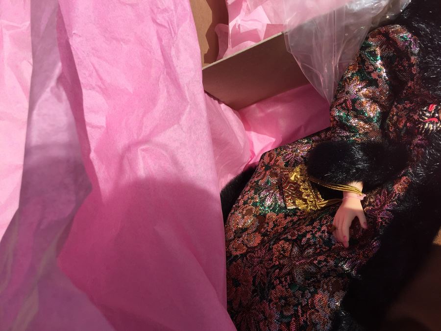 Large Madame Alexander Doll Natasha 2255 In Original Box [Photo 4]