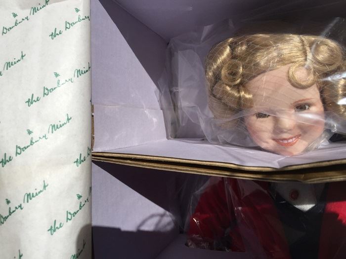 Danbury Mint Shirley Temple Doll 'Just Around The Corner' New In Box 1993 [Photo 9]