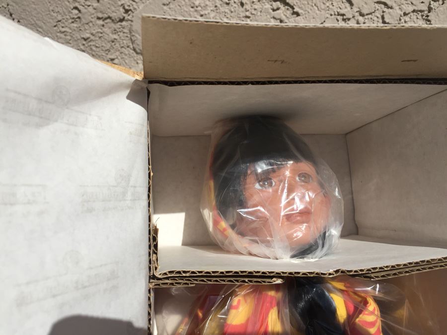 The Ashton-Drake Galleries Asha Doll By Joan Ibarolle New In Box [Photo 6]