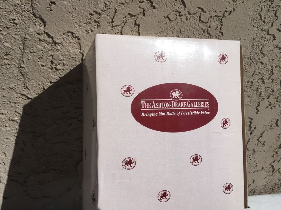 The Ashton-Drake Galleries Serena Doll By Joan Ibarolle New In Box [Photo 4]