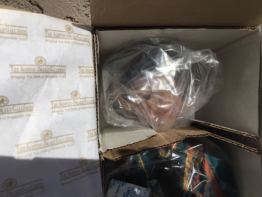 The Ashton-Drake Galleries Serena Doll By Joan Ibarolle New In Box [Photo 2]