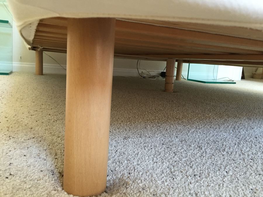 DUX The Best Mattress & Luxury Bed From Sweden Queen Size Duxiesta Plus 60 x 80 In Retails $5,000+ [Photo 13]